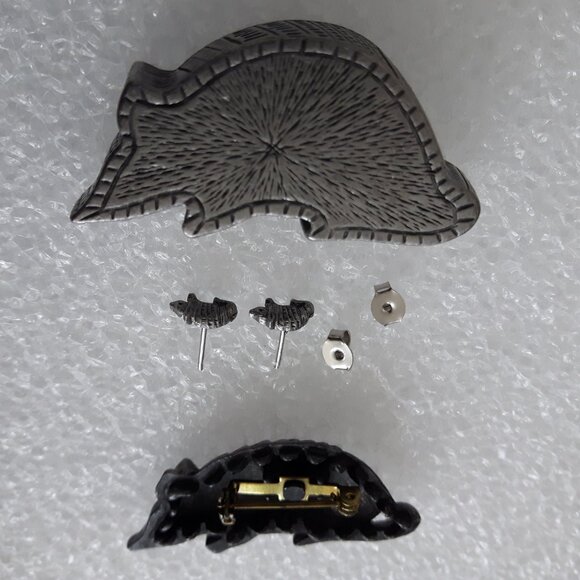 Torino Trinket Box, Pewter Armadillo Brooch With Tiny Earrings - Picture 7 of 8